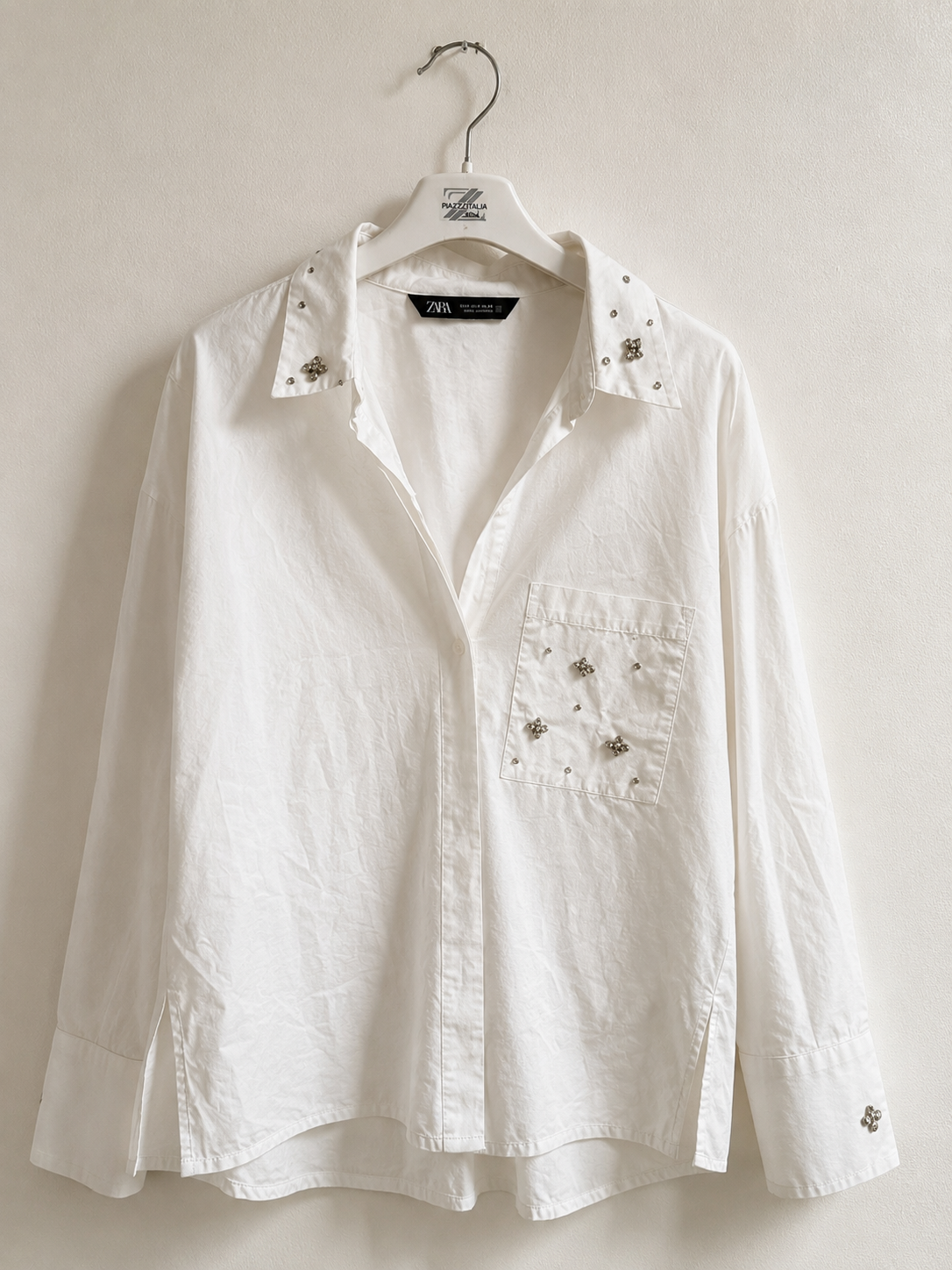 Camicia bianca Zara con ricami floreali
