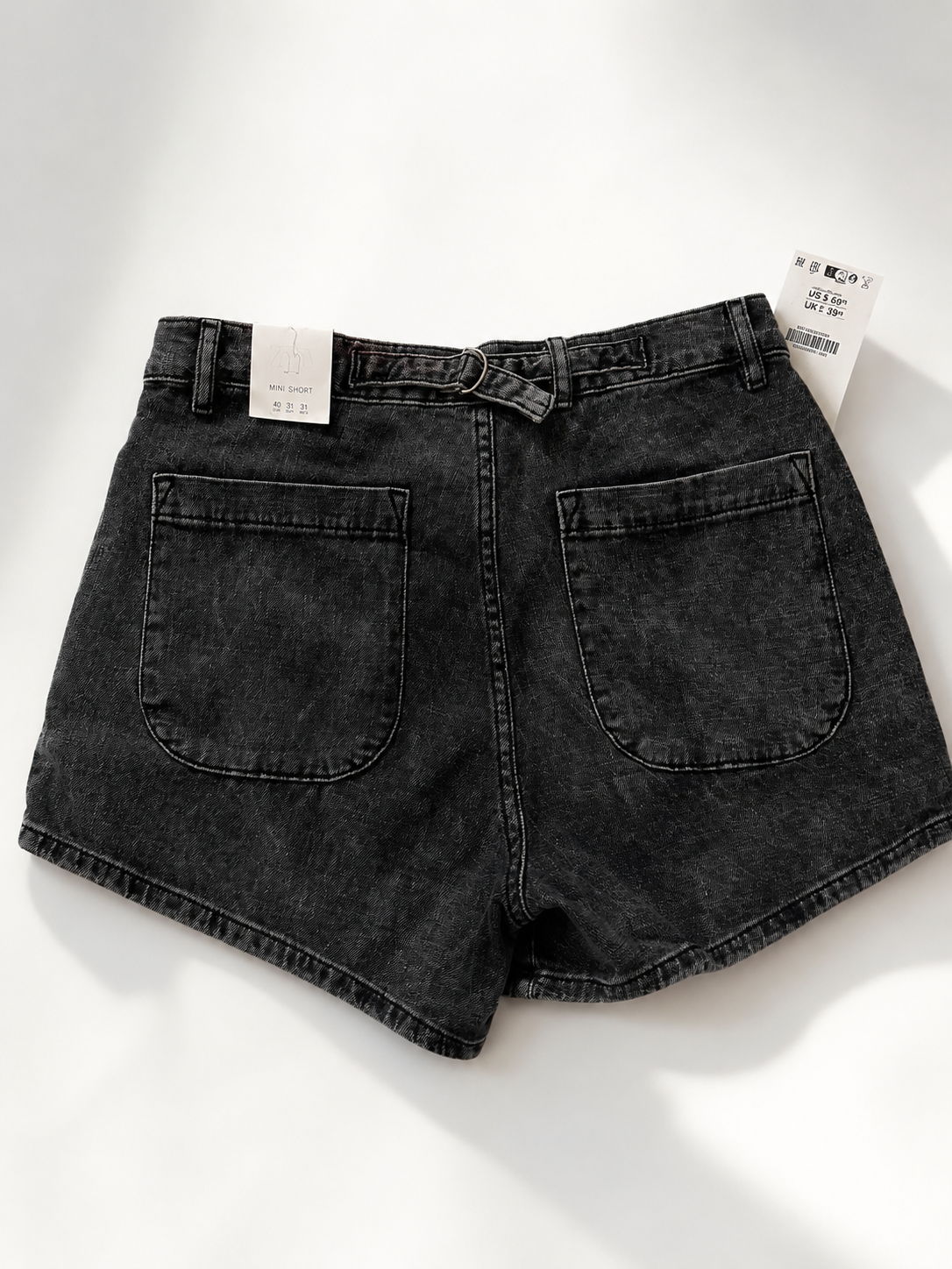 Shorts in denim nero effetto lavato – Nuovi